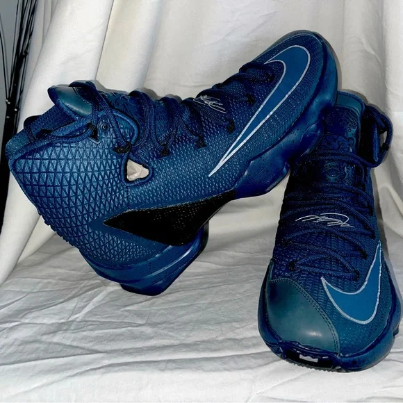 Nike | Shoes | Nike Lebrons Xiii Elite Lmtd Size 5 | Poshmark
